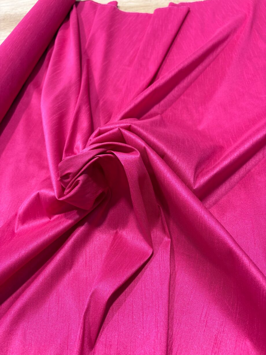 Seda salvaje fucsia