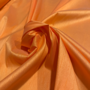 Seda salvaje naranja pastel