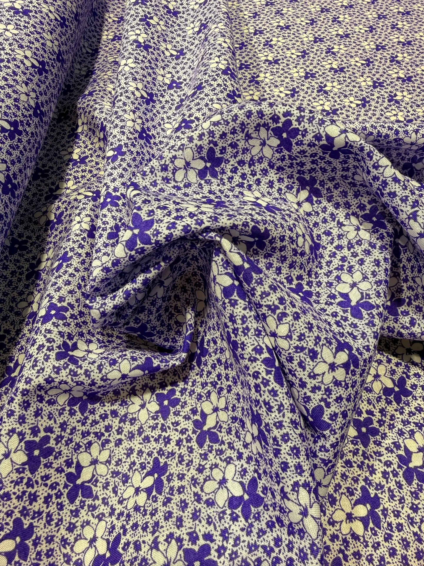 Algodón estampado floral P24
