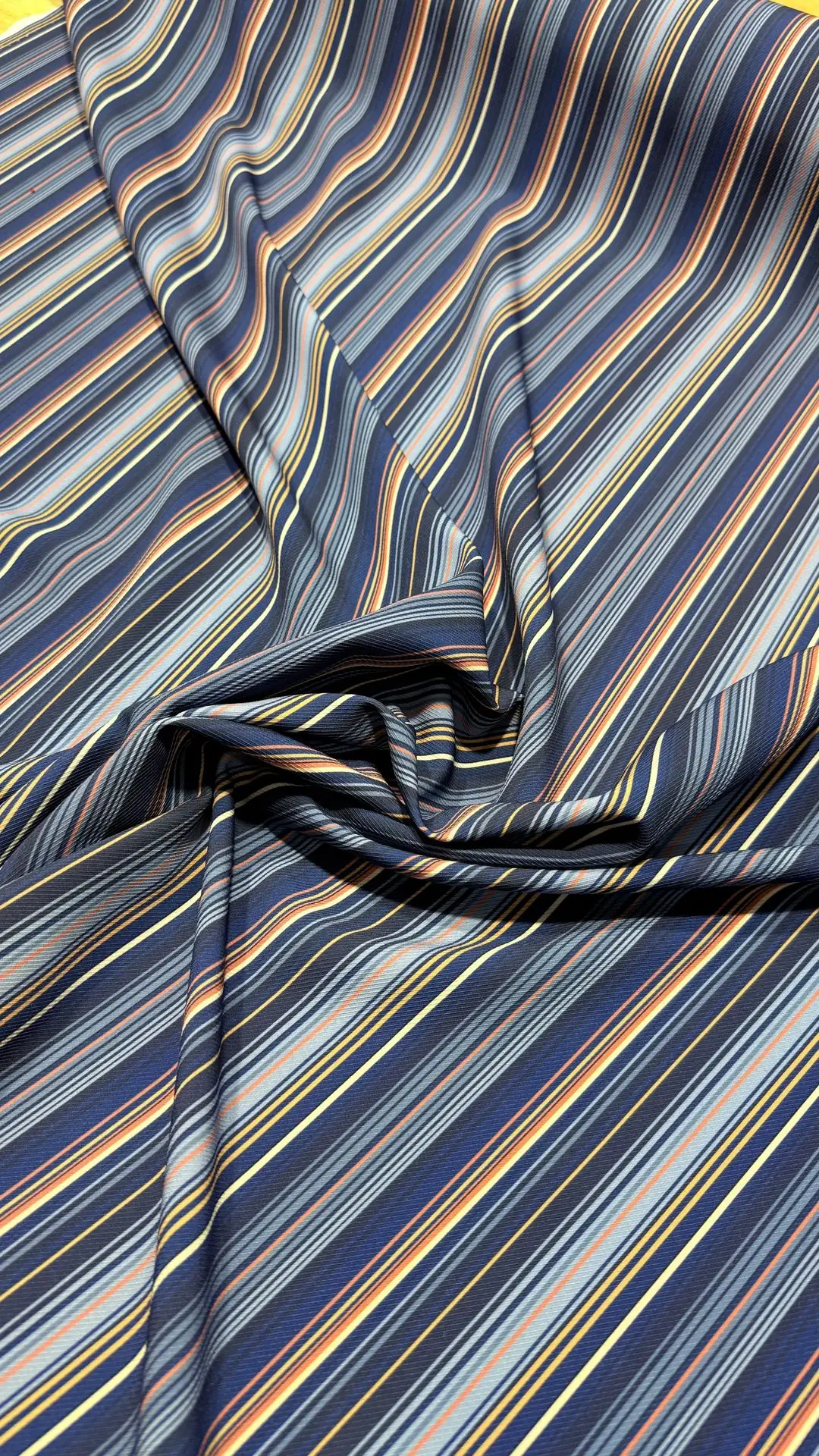 CREPÉ MULTICOLOR AZUL