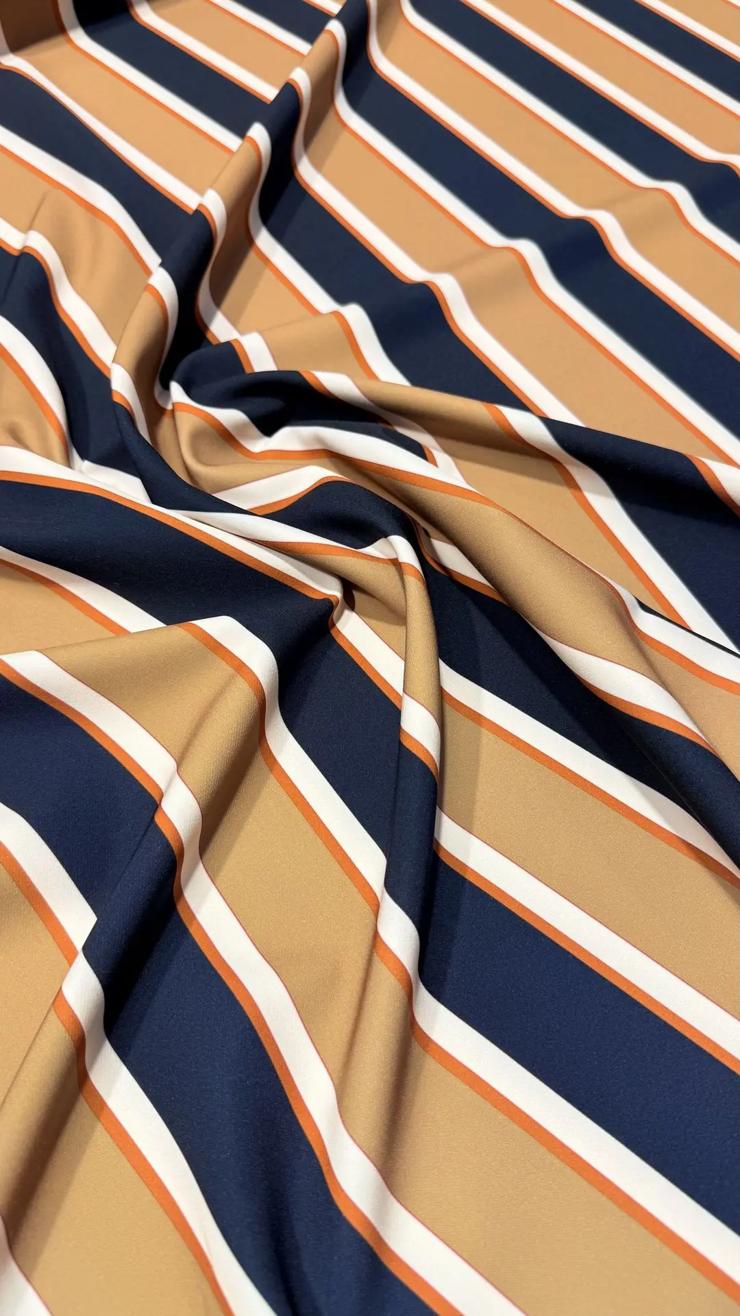 CREPÉ RAYA ANCHA BEIGE - Imagen 2
