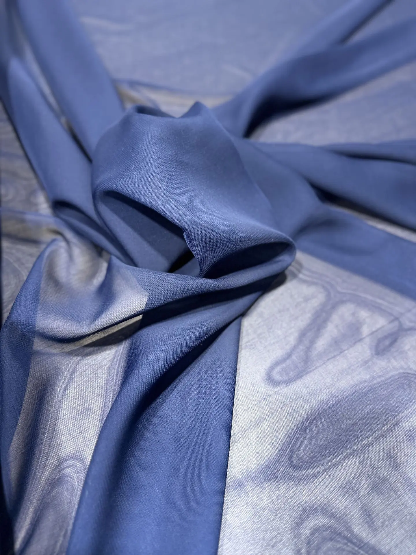 Gasa de seda azul marino – vista 3
