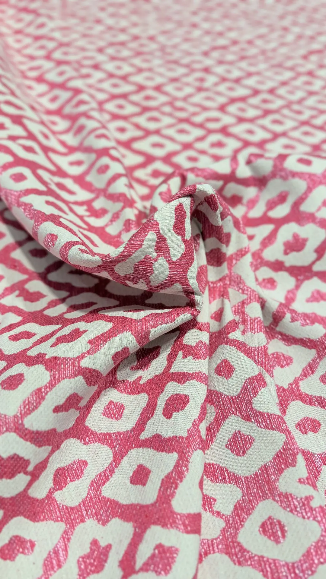 JACQUARD ROSA ANIMAL PRINT