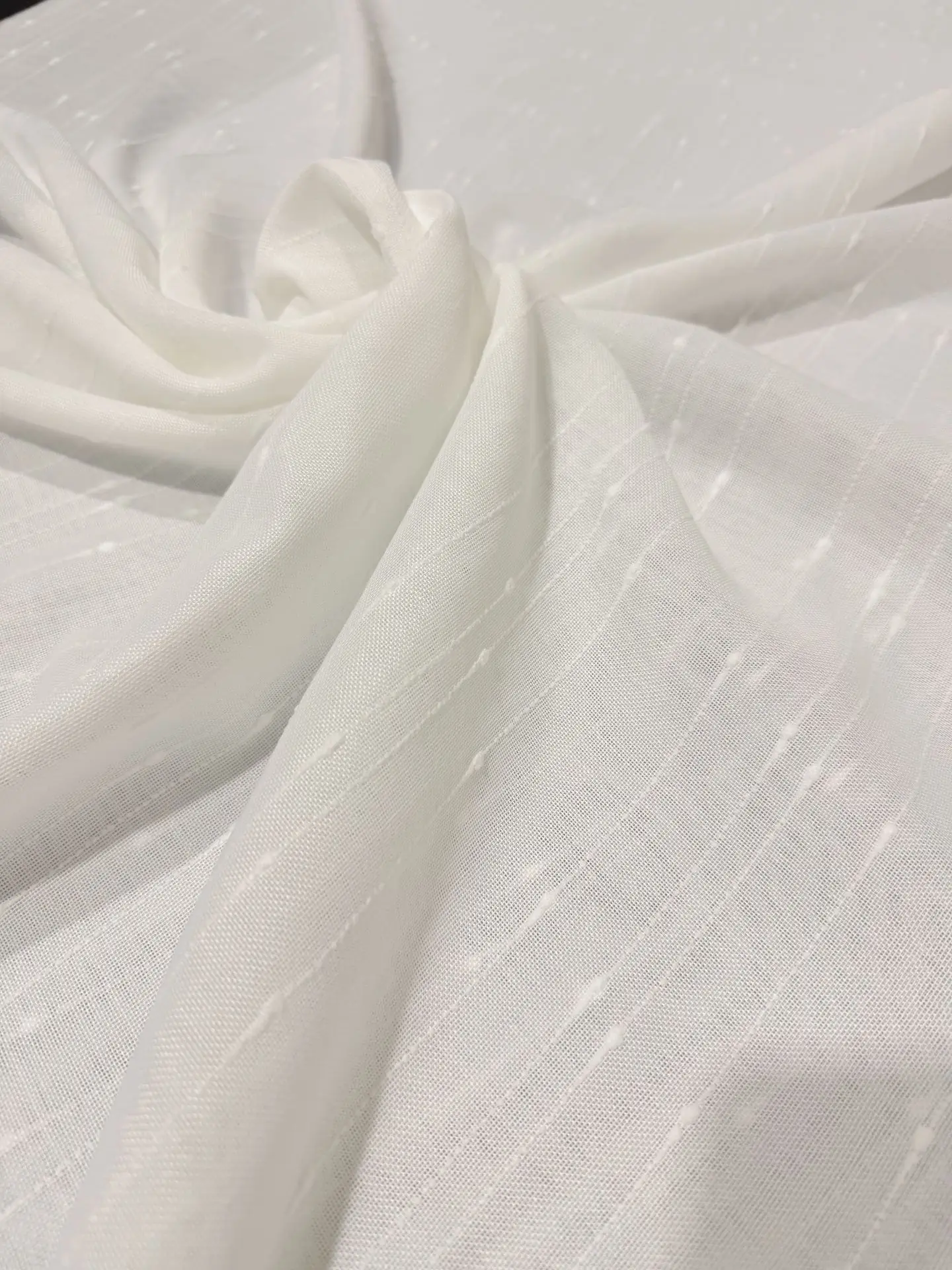 Lino MQT cortina gata blanca