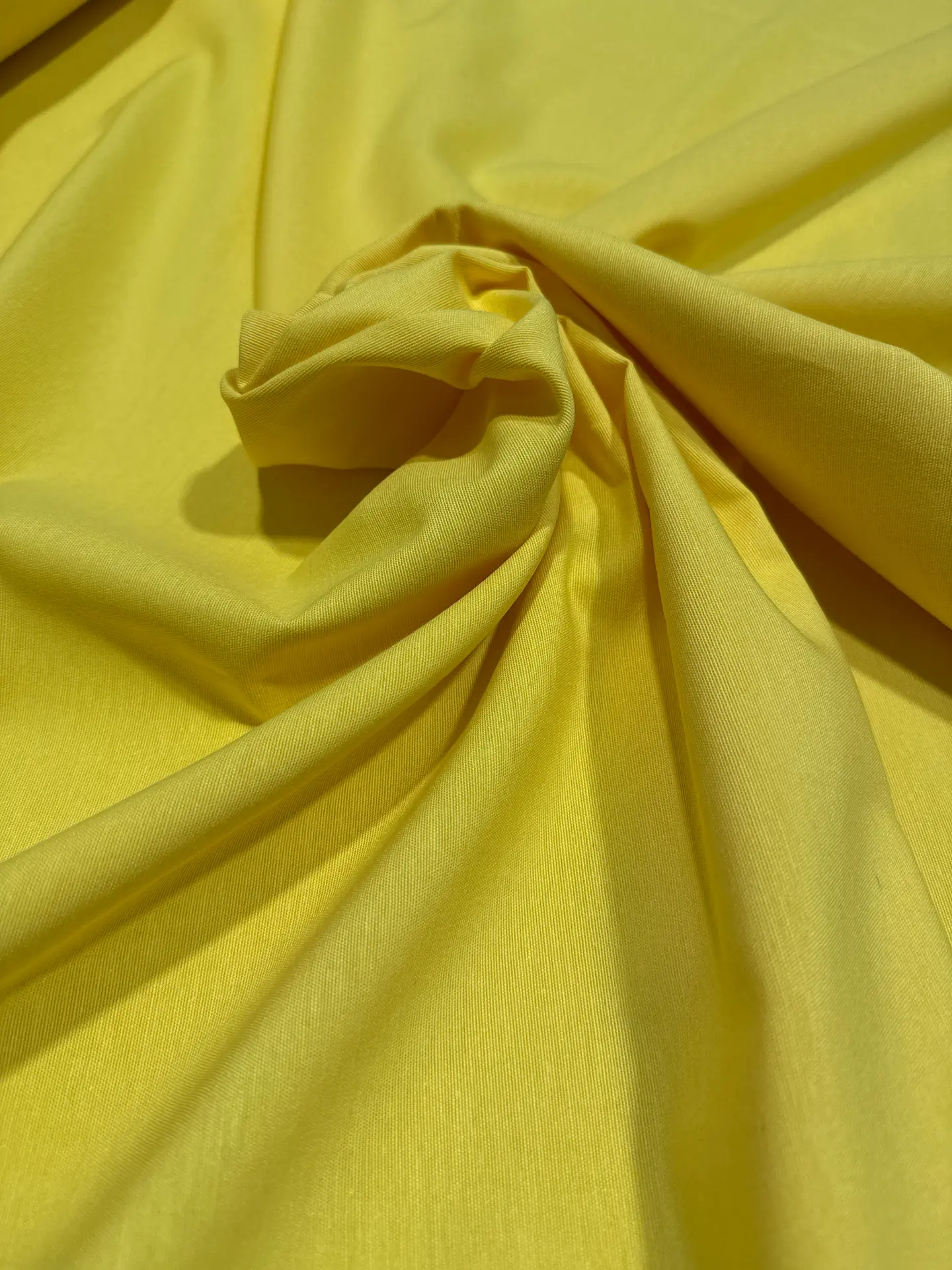 Loneta amarillo claro