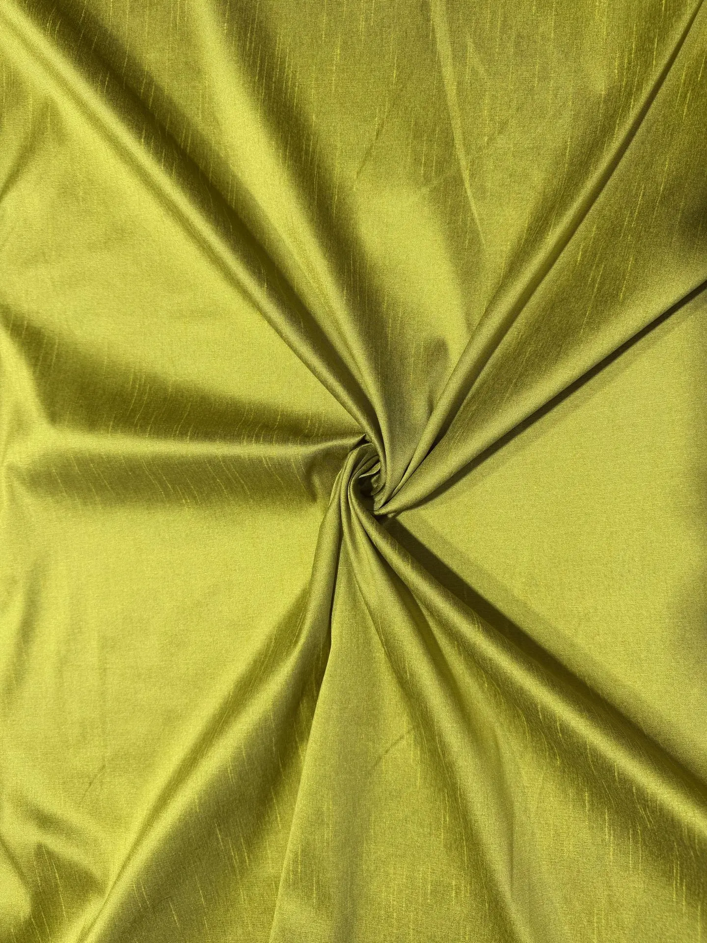 Seda salvaje pistacho