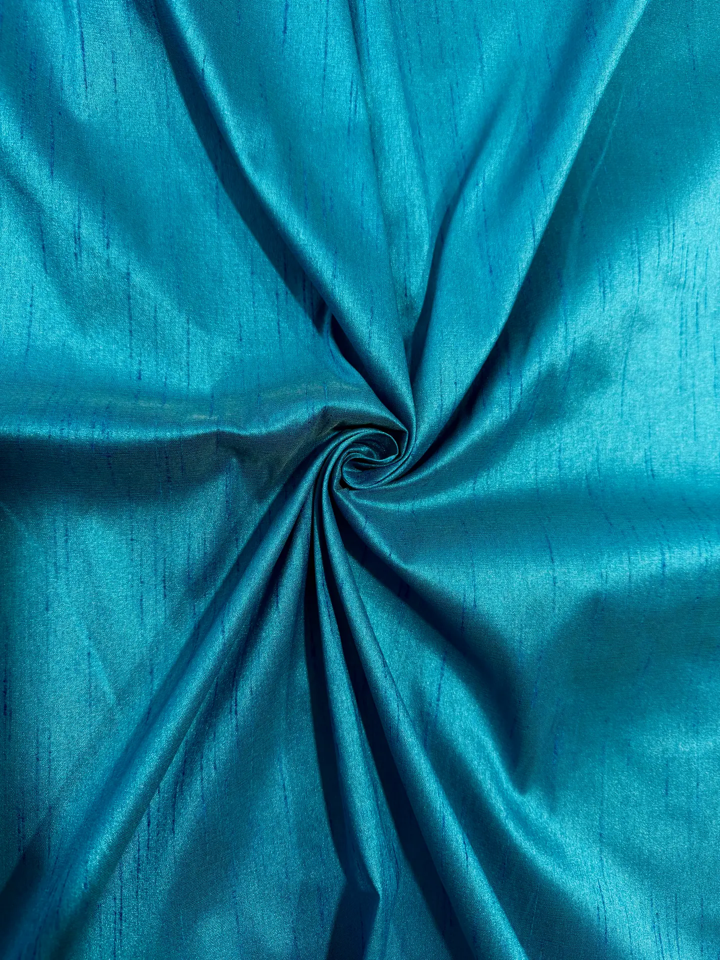 Seda salvaje turquesa