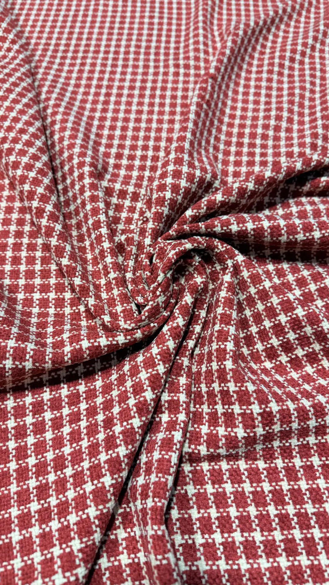 TWEED PATA DE GALLO ROJA